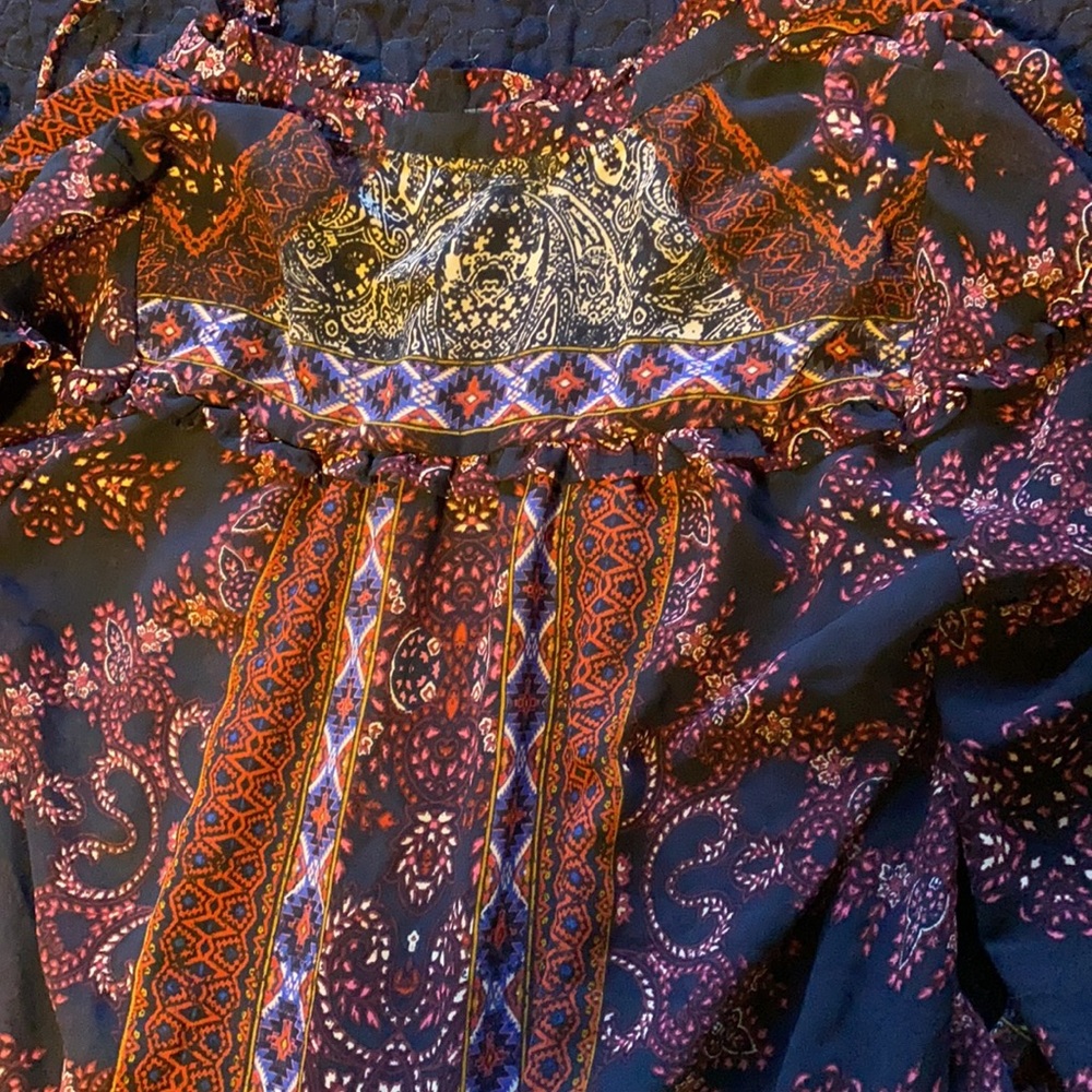 cute patterned blouse - Picture 4 of 4